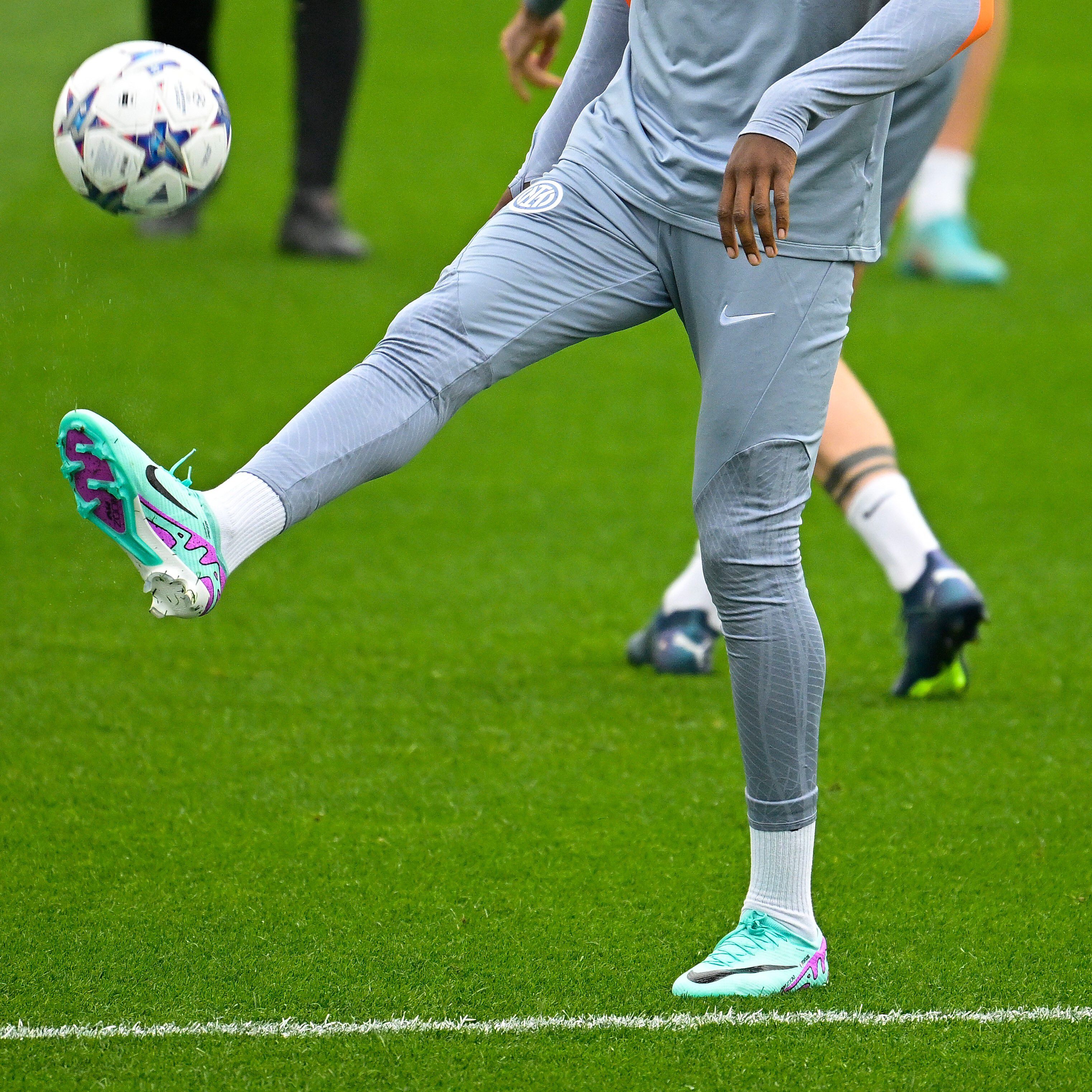 IM NIKE MEN S CHAMPIONS LEAGUE TRAINING JOGGERS 2023 24 Inter