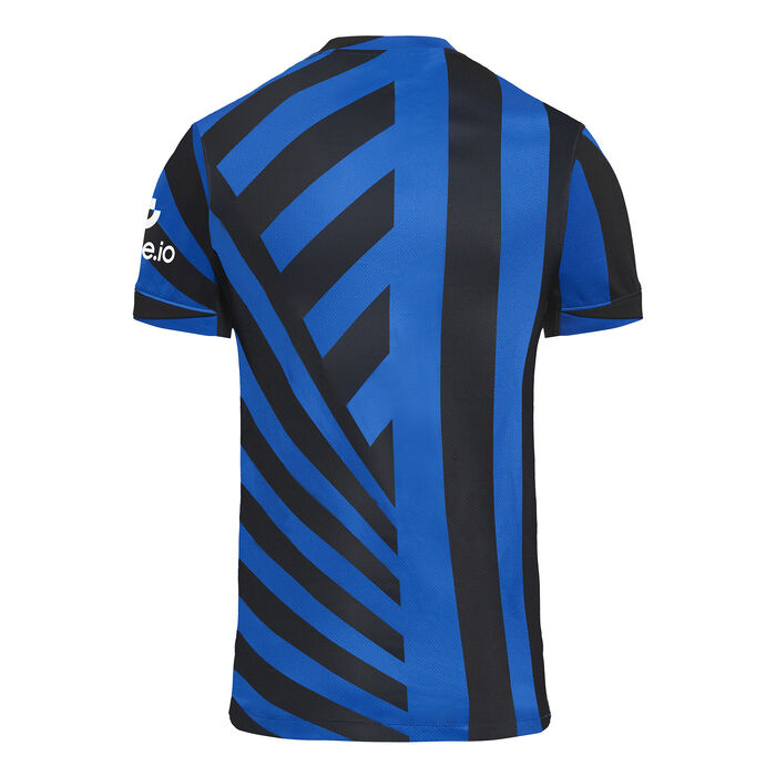 https://store.inter.it/dw/image/v2/BJBQ_PRD/on/demandware.static/-/Sites-inter-master-catalog/default/dwfc88303a/images/pers/24N001M0303_02.jpg?sw=700&sfrm=jpg&q=80 IM NIKE MEN'S HOME STADIUM JERSEY 2024/25