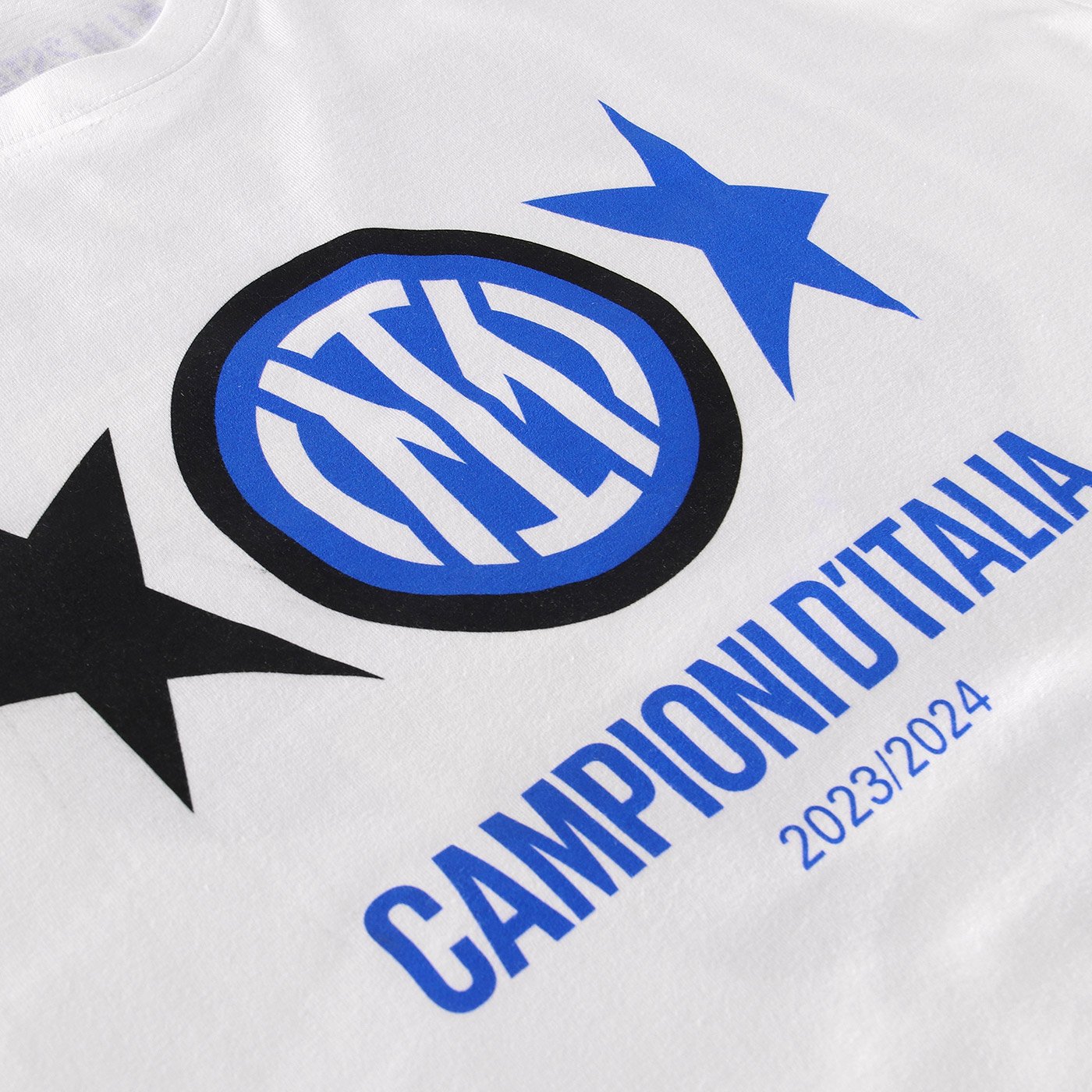 IM 2023-24イタリア王者Tシャツ | インテル・オンラインストア